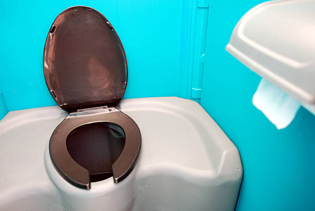 Porta potty delivery and setup in Oxford, MI